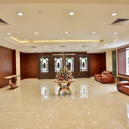 Royal Imperio Hotel Faridabad Exterior photo